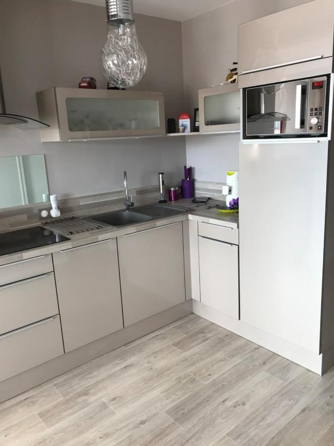 Appartement St Jean Centre Ville Wifi Balcon Parking 圣让-德蒙 外观 照片