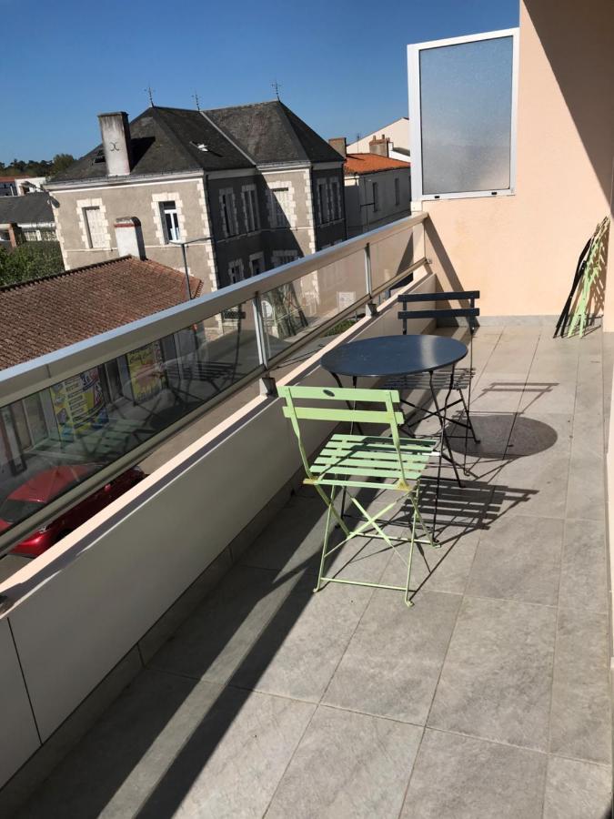 Appartement St Jean Centre Ville Wifi Balcon Parking 圣让-德蒙 外观 照片