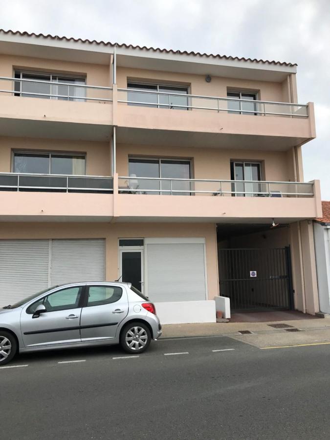 Appartement St Jean Centre Ville Wifi Balcon Parking 圣让-德蒙 外观 照片